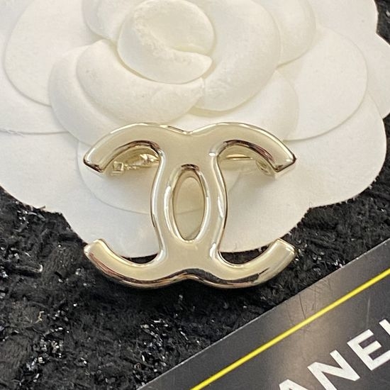 Chanel Sleek Minimalist Brooch