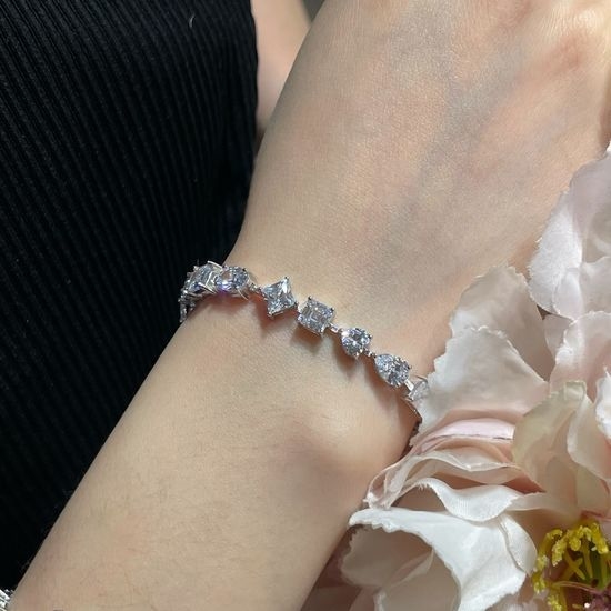 Graff Irregular Diamond Bracelet Fine Jewelry