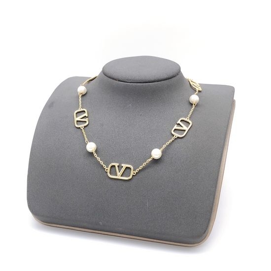Valentino V Shape Simple Pendant Necklace