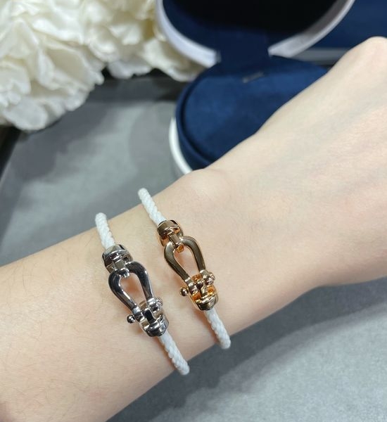 Fred Polished Horseshoe Clasp White Rope Bracelet
