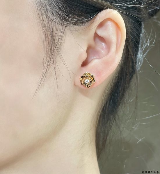 Piaget Polished Flower Stud Earrings Shiny Jewelry