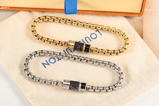 Louis Vuitton LV High Quality Textured Fashion Bracelet