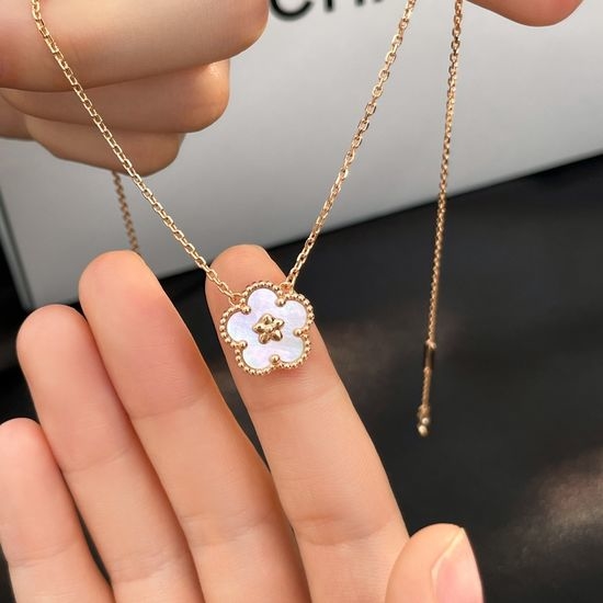 Van Cleef & Arpels VCA Mother of Pearl Floral Charm Necklace