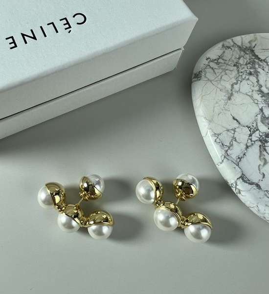 Celine Four Pearl Stud Earrings Elegant Commuter Versatile Jewelry