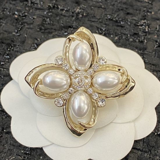 Chanel Four Leaf Clover Rhinestone Pearl Brooch