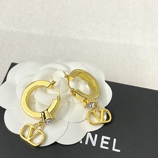 Valentino Minimalist Vintage Versatile Stud Earrings