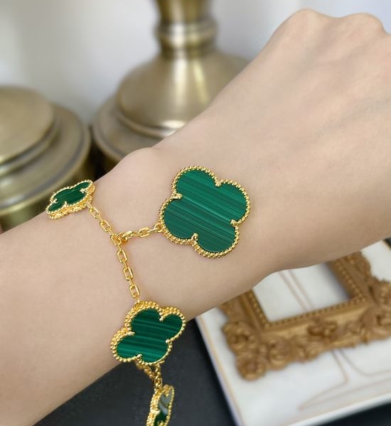 Van Cleef & Arpels VCA Gold Plated Natural Malachite Four-Leaf Clover Bracelet