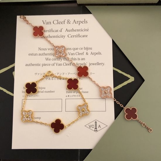 Van Cleef & Arpels VCA Carnelian Clover Diamond Bracelet