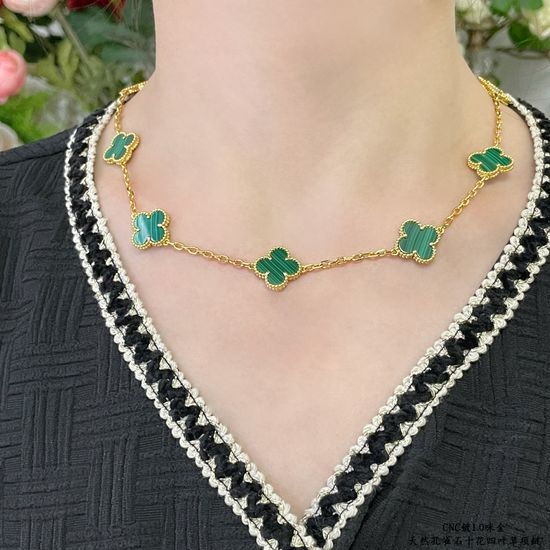 Van Cleef & Arpels VCA Malachite Clover Pendant Necklace