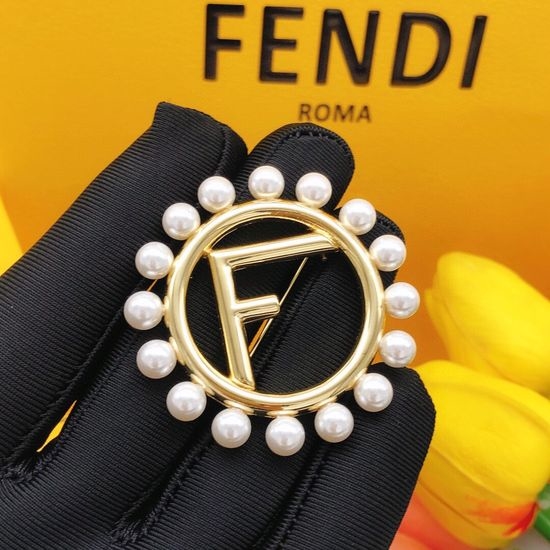 Fendi Round Pearl-edged Brooch