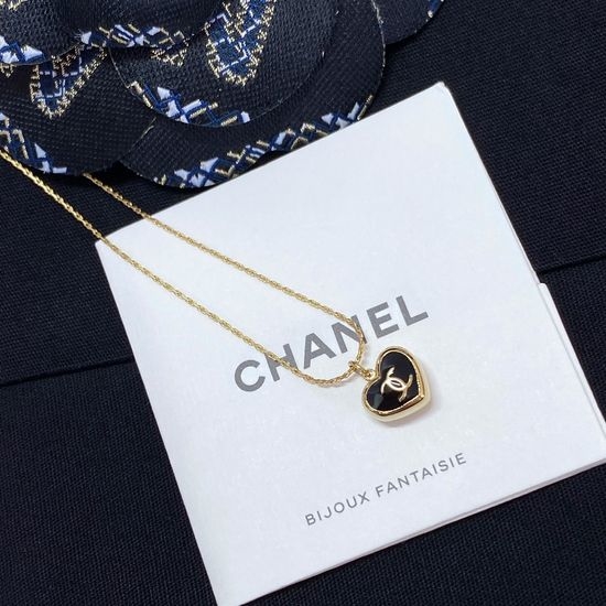 Chanel Reversible Heart Retro Vintage Necklace