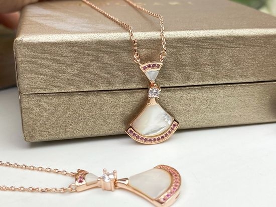 Bvlgari Pink Diamond Shell Skirt Necklace