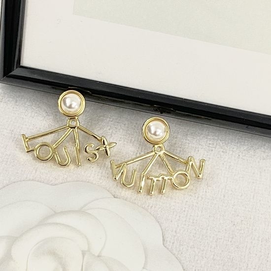Louis Vuitton LV Asymmetric Pearl Earrings Adjustable Stylish