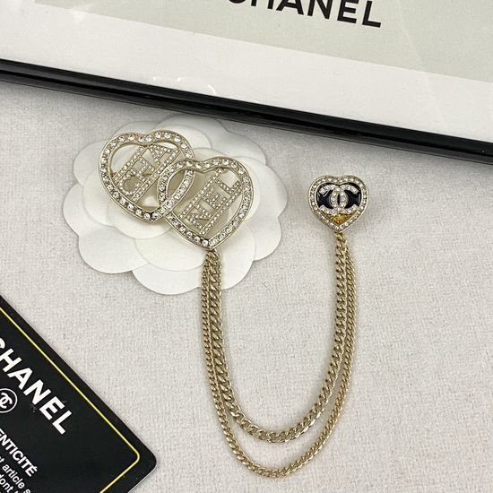 Chanel Hollow Heart Tassel Chain Brooch