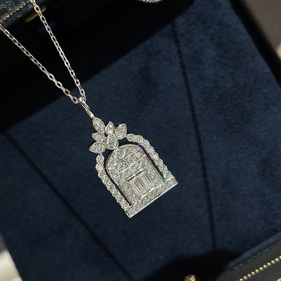 Harry Winston Castle Cut Zircon Thick Gold Plated Necklace