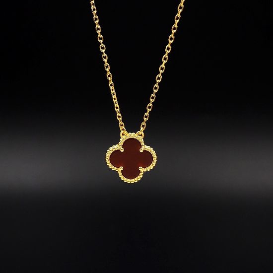 Van Cleef & Arpels VCA Elegant Red Agate Four Leaf Clover Jewelry