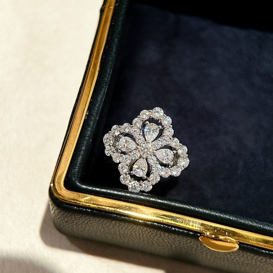 Harry Winston Classic Four Leaf Clover Diamond Ring