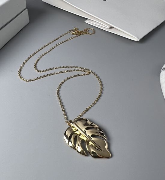 Celine Leaf Pendant Dainty Necklace