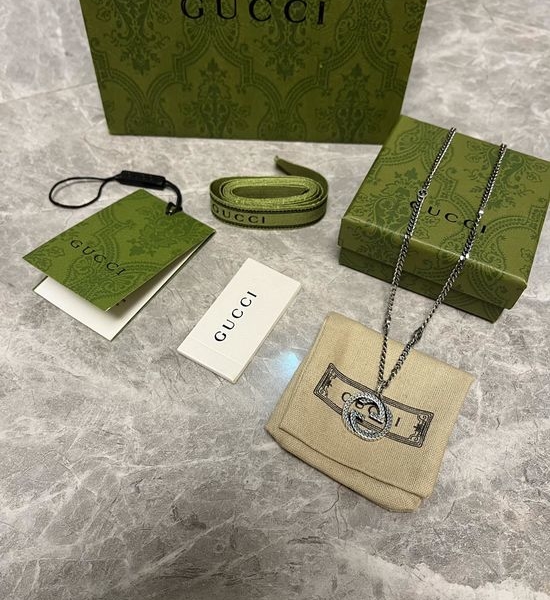 Gucci Interlocking Logo Vintage Silver Necklace