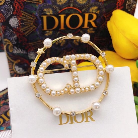 Christian Dior CD Pearl Circle Letter Brooch