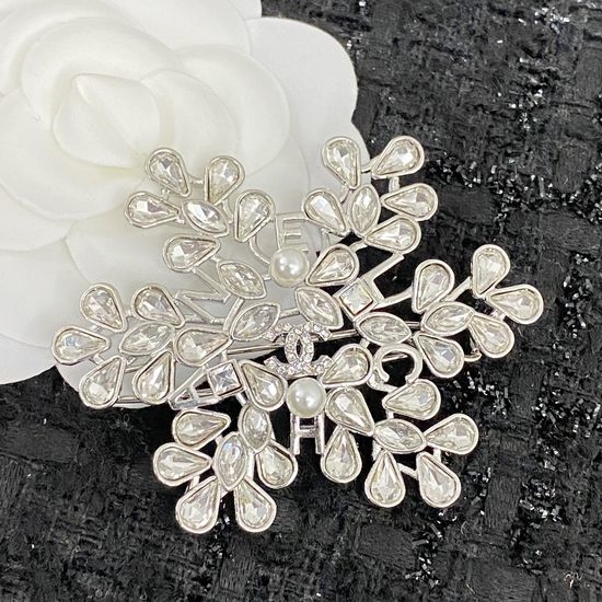 Chanel Rhinestone Pearl Hair Clip