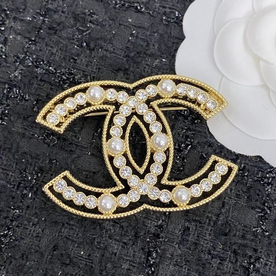 Chanel Elegant Brooch with Delicate Craftsmanship