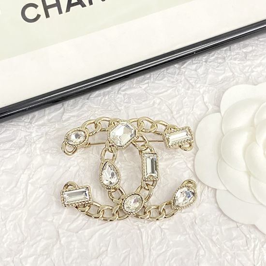 Chanel Luxury Hollow Rhinestone Twisted Brooch