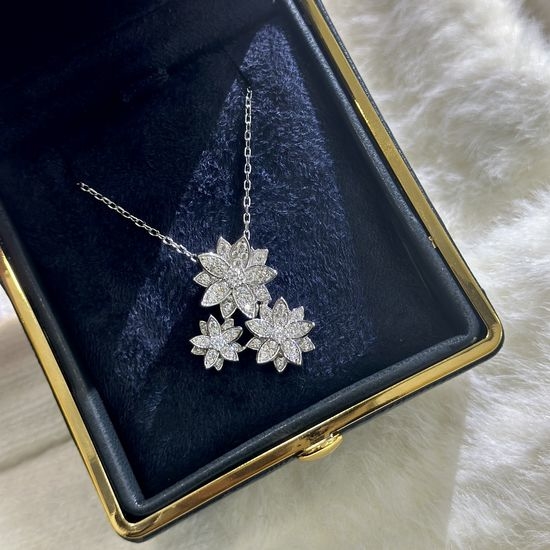 Van Cleef & Arpels VCA Three Flower Pave Diamond Necklace