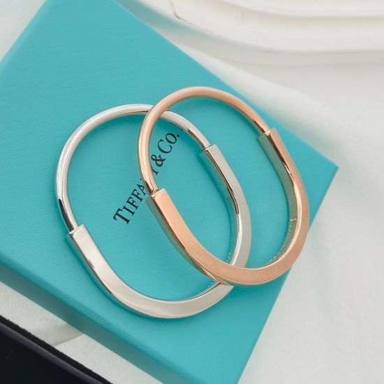 Tiffany & Co. U Shaped Lock Smooth Bangle