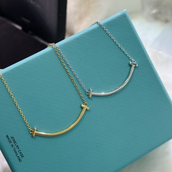 Tiffany & Co. Classic Smiling Face Pendant Necklace