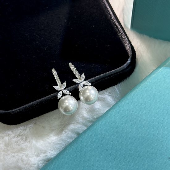 Tiffany & Co. Pearl 925 Silver Stud Earrings
