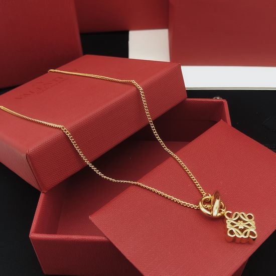Loewe Minimalist Daily Clavicle Necklace