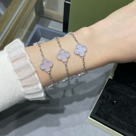 Van Cleef & Arpels VCA Amethyst Four-leaf Clover Bracelet