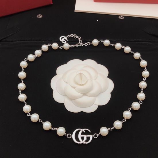 Gucci Faux Pearl Pendant Necklace Classic Jewelry