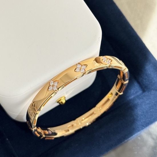 Van Cleef & Arpels VCA Four Diamond Floral Silver Bangle