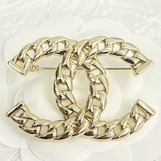 Chanel Hollow Twill Brooch Simple Versatile Design