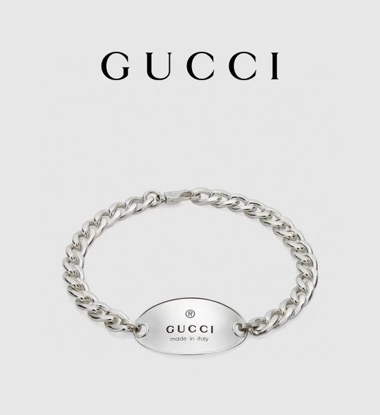 Gucci Engraved Chain Bracelet