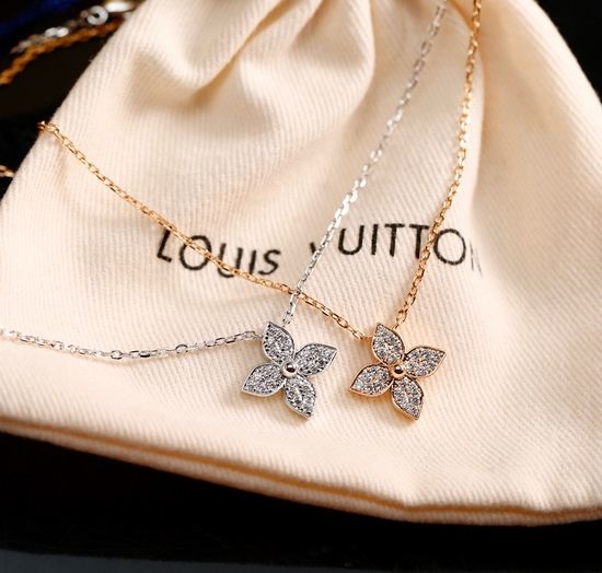 Louis Vuitton LV Full Diamond Pattern Necklace
