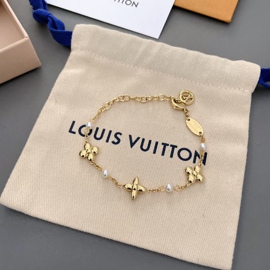 Louis Vuitton LV Flower Pearl Bracelet Elegant Jewelry