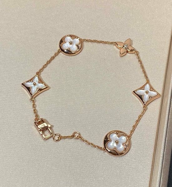 Van Cleef & Arpels VCA Classic Flower Mother-of-pearl Bracelet