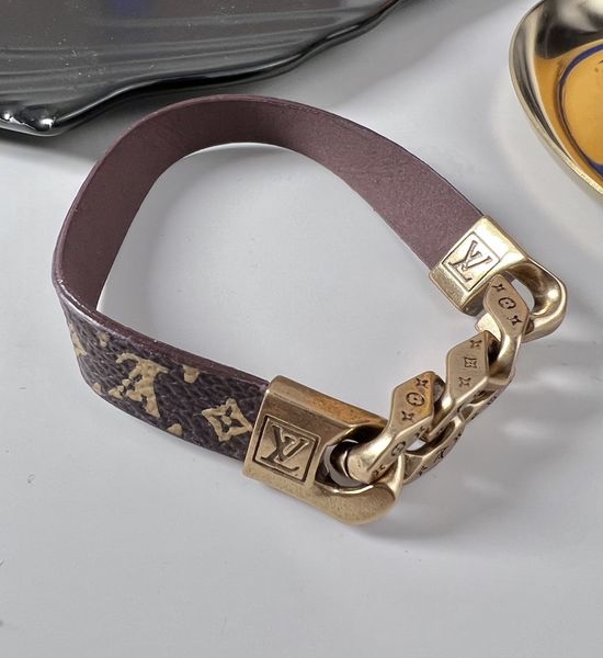 Louis Vuitton LV Classic Leather Bracelet Premium Material