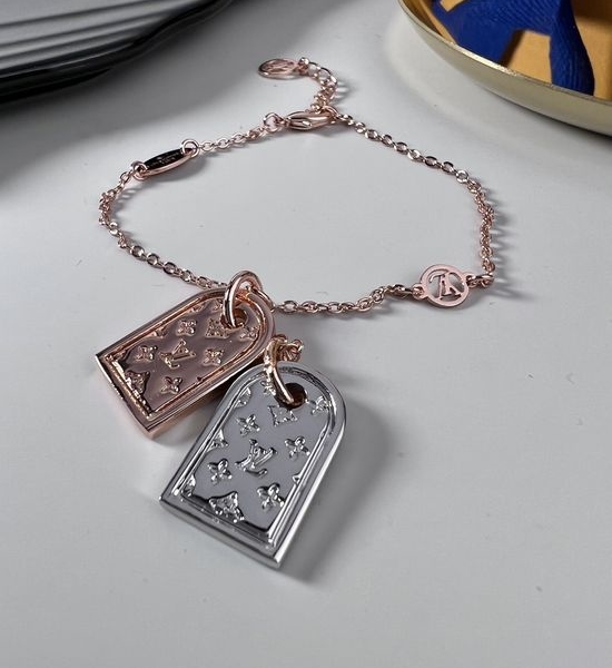 Louis Vuitton LV Engraved Pattern Chain Bracelet with Clasp