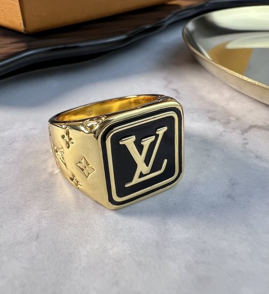 Louis Vuitton LV Floral Pattern Carved Ring