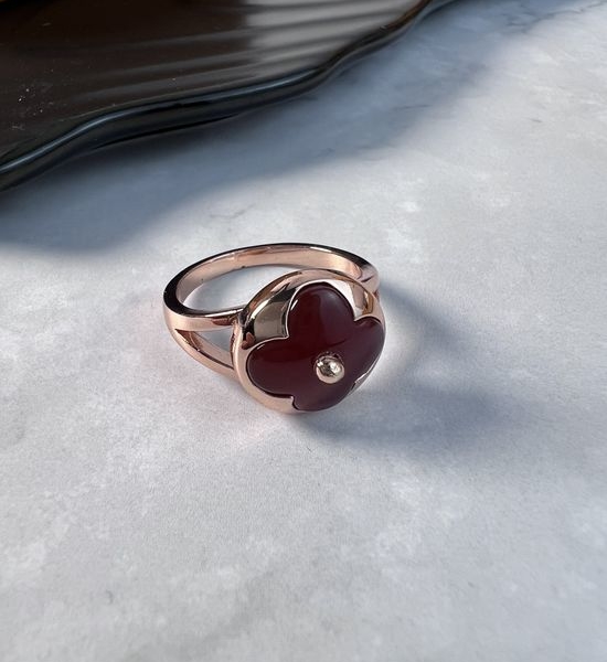 Louis Vuitton LV Polished Shell Flower Elegant Ring