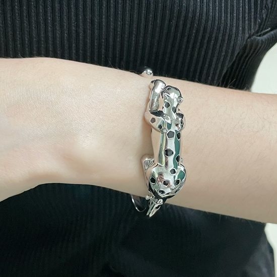 Cartier Polished Gold Spotted Leopard Bangle