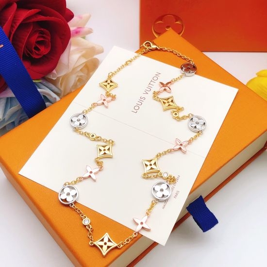Louis Vuitton LV Two-tone Polished Clavicle Necklace