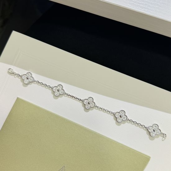Van Cleef & Arpels VCA Full Diamond Five Flower Bracelet