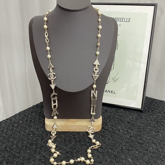 Chanel Diamond Triangle Pearl Sweater Necklace