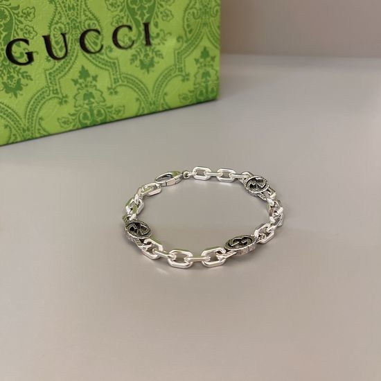 Gucci Heart Shaped Elegant Bracelet