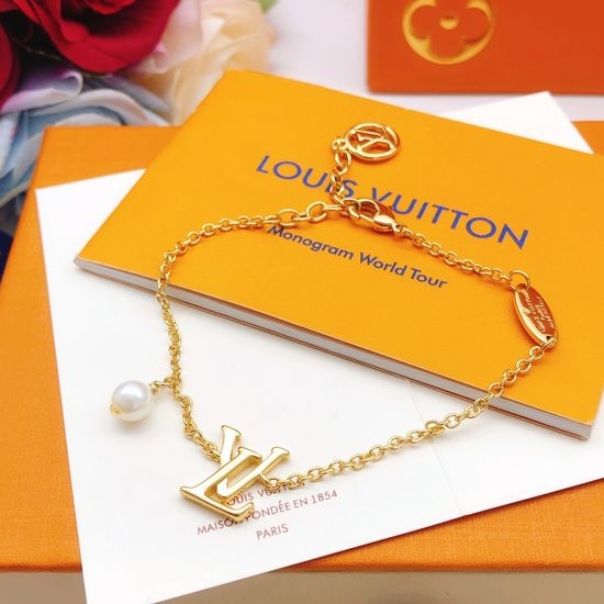Louis Vuitton LV Pearl Pendant Brass Chain Bracelet